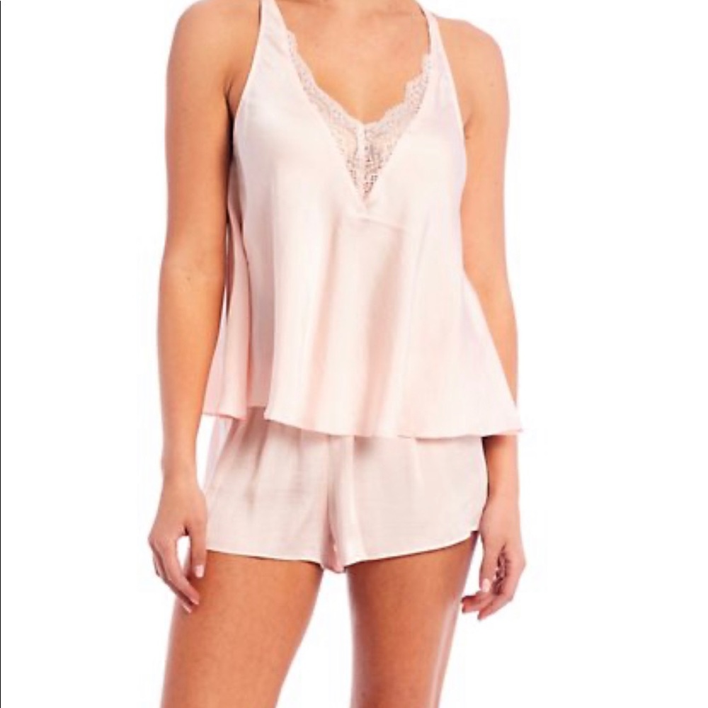 Flora Nikrooz
Sestina Charmuese Shorty Pajama Set